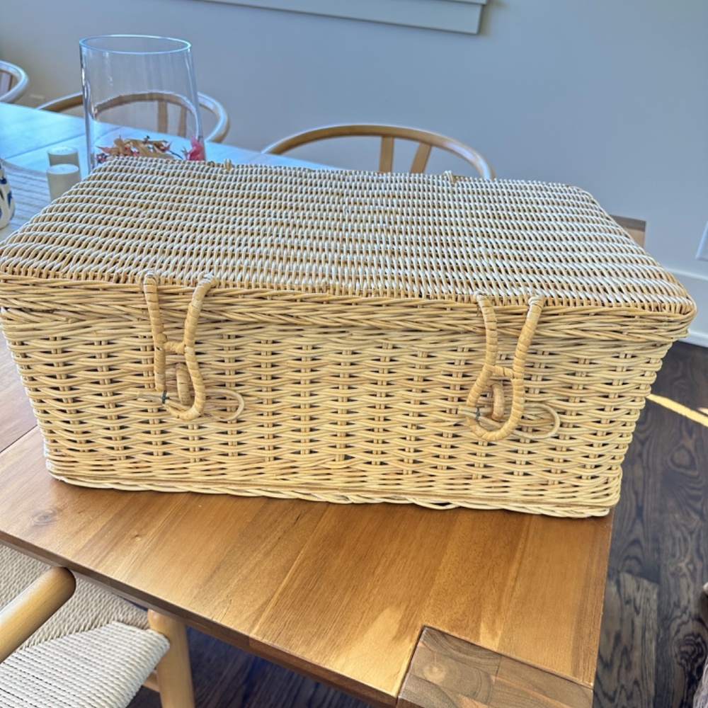 VIntage Large Wicker Lined Picnic Basket